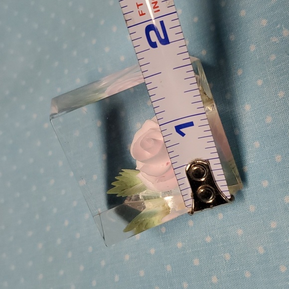 VTG Rose Paperweight Lucite Pink Flower 1½" Cube Home Offce Decor Teacher Desk - Picture 4 of 17